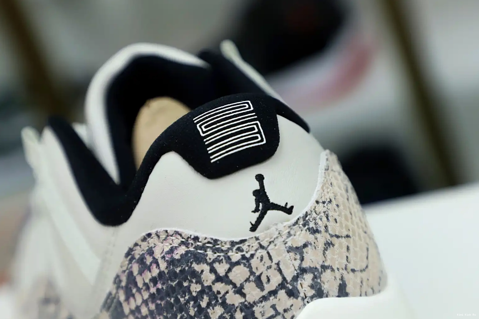 LIGHT 11 SNAKESKIN Kimikick AIR JORDAN LOW BONE 0416